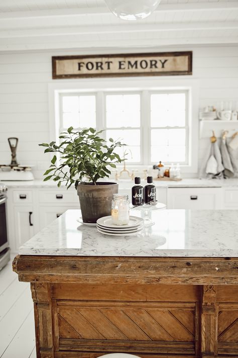 Antique Farmhouse Kitchen with Island Quartz Countertop Antique Kitchen Island, Kitchen Island Furniture, Distressed Kitchen, Kitchen Big, Liz Marie, Southern Decor, Bohemian Kitchen, Countertop Material, French Country Kitchens