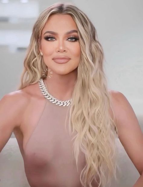 KHLOE KARDASHIAN Khloe Kardashian Hairstyles, Khloe Kardashian Makeup, Kardashian Lifestyle, Kardashian Style Outfits, Estilo Khloe Kardashian, Khloe Kardashian Outfits, Khloe Kardashian Hair, Khloe Kardashian Style, Kardashian Makeup