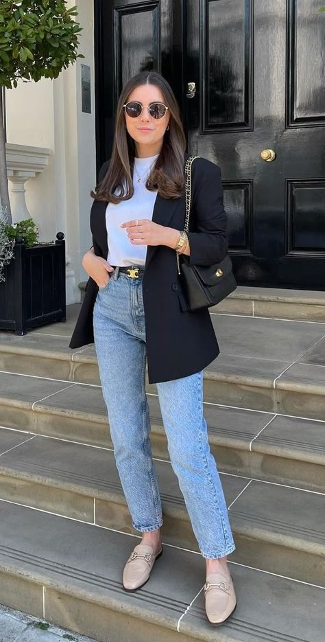 Business Outfits Women Jeans, Female Work Outfits Casual, Olive Green Blazer Outfit Work, Work To Night Outfit Summer, Bank Clothes Work Outfits, Work Elegant Outfit, Design Conference Outfit, San Francisco Work Outfit, Work Outfit Spring 2024