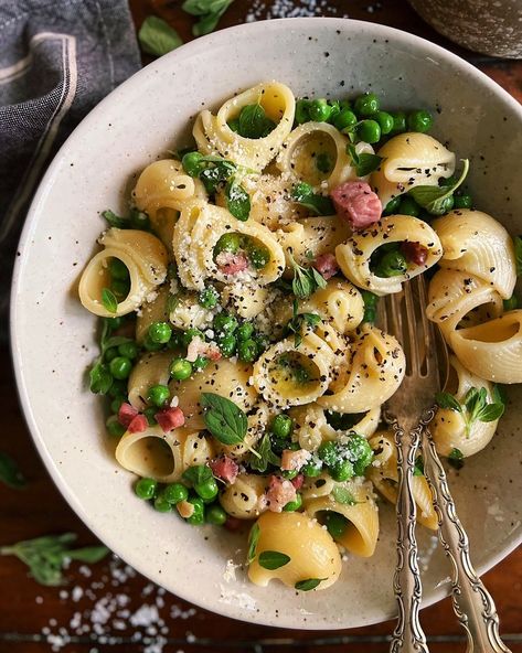 Pea Pasta, Crispy Pancetta, Fresh Peas, Creamy Pasta Dishes, Special Someone, Another Day, I Love Food, Black Pepper, Pasta Dishes