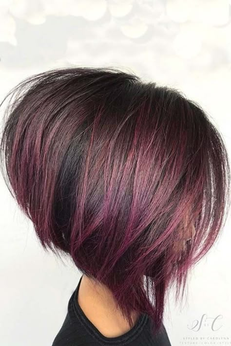 Bob Inversat, Free Hairstyles, Wedge Haircut, Bob Hair Color, Angled Bob Hairstyles, Stacked Bob Haircut, Hair Color Burgundy, Red Highlights, Short Hairstyles For Thick Hair