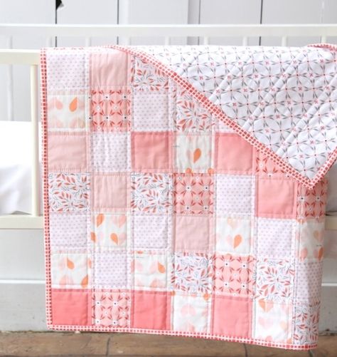 Beginners Quilt, Quilts Easy, Baby Quilts Easy, Bandana Quilt, Baby Quilt Patterns Easy, Colchas Quilting, Girl Quilts Patterns, Girl Quilts, Pink Quilt