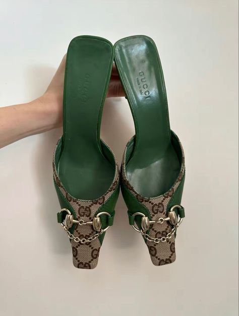 kitten heels, gucci, vintage, summer shoes, green heels Statement Heels Outfit, Gucci Kitten Heels, Vintage Gucci Heels, Green Kitten Heels, Vintage Kitten Heels, Heels Gucci, Gucci Heels, Shoes Green, Green Heels