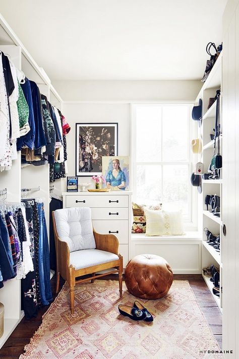 Vestidor / Walk in closet Large Entryway, Organized Closet, Celebrity Closets, Dressing Room Closet, Brooklyn Decker, Closet Hacks Organizing, Dream Closets, Austin Homes, Closet Inspiration