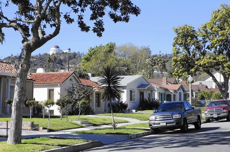 Los Feliz is ¿ like its name implies ¿ a happy place to be. La Neighborhood Aesthetic, Los Feliz Aesthetic, La Neighborhoods, Cali Aesthetic, California Neighborhood, Background Studies, Dr Aesthetic, Los Angeles Neighborhoods, Happy Stuff