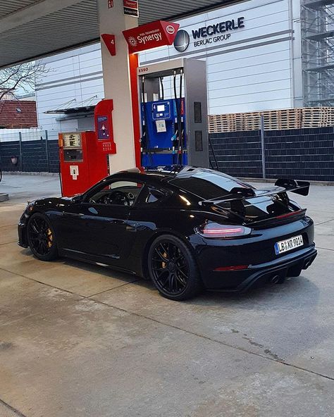 Vince - Flacht Story on Instagram: “🚗 The GT4 RS mule has been spotted with the regular exhaust but what looks to be magnesium wheels ⏩ swipe for 🎥 📸 @jannik6301” Porsche Gt4 Rs, Porsche Gt4, Gt4 Rs, Mule, Porsche, Wheel, Cars, On Instagram, Instagram