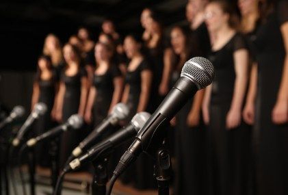 John Farnham, Learn Singing, Choral Music, Singing Tips, Singing Lessons, Fall Soups, Singing Voice, Microphones, Chorus