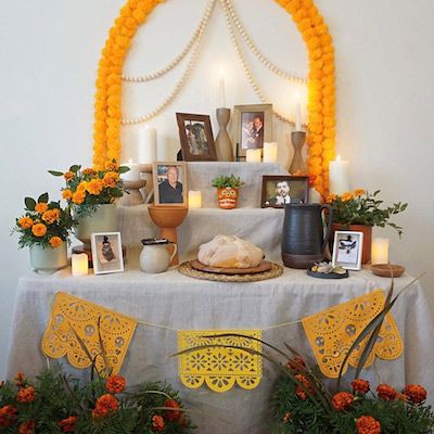 Ofrenda At Wedding, Wedding Ofrenda, Simple Ofrenda, Offrenda Table, Ofrenda Ideas Small, Simple Ofrenda Ideas, Ofrendas Ideas, Altar De Muertos Ideas, Diy Ofrenda Alter