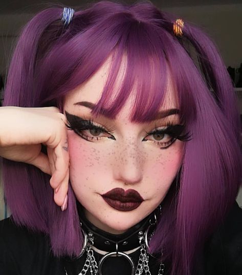 Egirl Purple Hair, Anime Hair Color Ideas Real Life, Hairstyles Egirl, Egirl Hairstyle Color, Egirl Hair Color, Goth Hair Color, Egirl Hairstyle, Egirl Hairstyles, Beyonce Hair