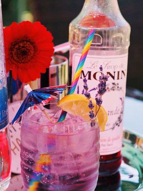 Floral And Fragrant Mocktails With Monin Syrups! Cocktail lavender lemon drinks summer Monin Lavender Syrup Recipes, Monin Cocktails, Lemon Drinks, Mojito Mix, Lemonade Cocktails, Monin Syrup, Virgin Cocktails, Sparkling Lemonade, Drinks Summer