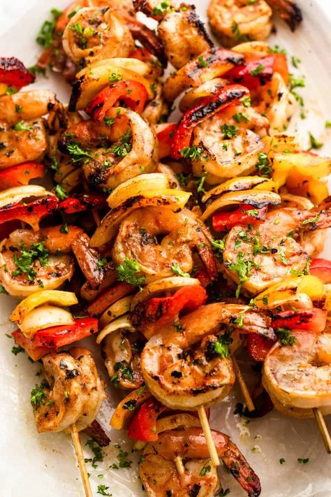 Shrimp Kabob Marinade, Grilled Shrimp Kabobs, Bbq Prawns, Shishkabobs Recipe, Shrimp Kabob Recipes, Kabob Marinade, Grilled Kabob Recipes, Shrimp Kabobs, Grilled Shrimp Skewers