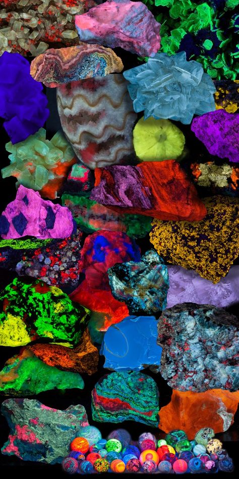 Fluorescent Rocks, Geology Art, Rocks Crystals, Carnival Glassware, Minerals Crystals Rocks, Rock Hunting, Rock Minerals, Unusual Things, Mineral Collection