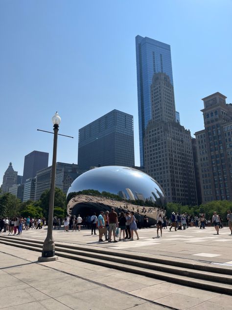 Chicago, illinois, tourist, travel, sightsee, the bean, summer, vacation, city, millenium park, art, art installation The Bean Chicago, Millenium Park Chicago, Millenium Park, Park Art, Art Installation, Chicago Illinois, Installation Art, Art Art, Summer Vacation