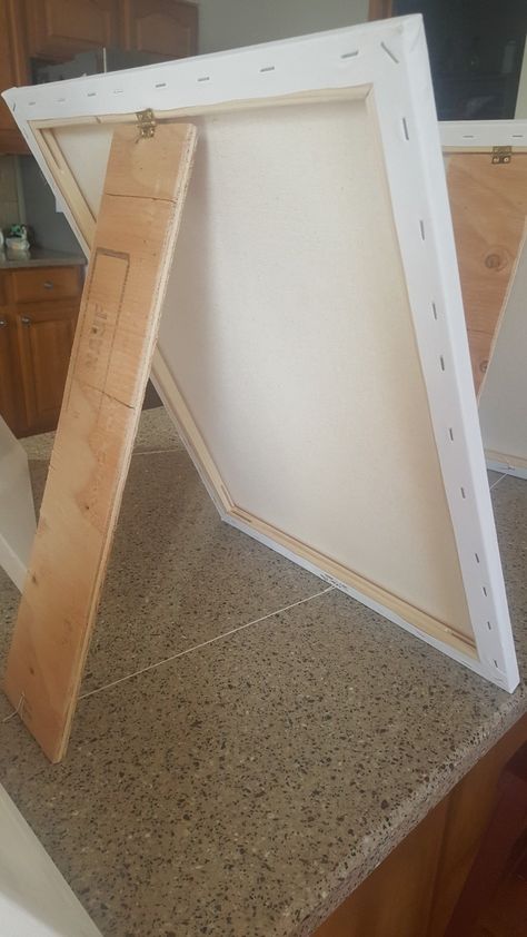 Instead of an easel for painting party Craft Show Canvas Display, Diy Canvas Easels, Diy Standing Easel, How To Make Easel Stand, Diy Easel Stand For Painting Easy, Diy Stand For Sign, Diy Painting Easels, How To Display Canvas Art At Craft Show, Vendor Booth Display Ideas Art