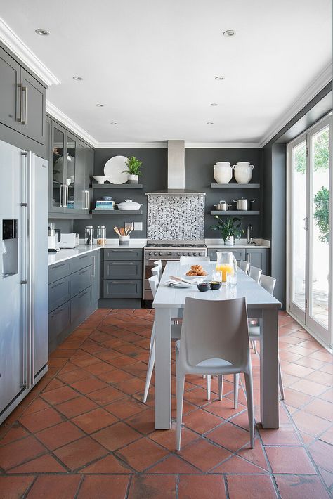 Kitchen Terracotta Floor, Kitchen With Terracotta Floor, Terracotta Tile Kitchen, Terracotta Kitchen Floor, Kitchen Makeover On A Budget, Terracotta Tile Floor, Terracotta Kitchen, Terracotta Floor Tiles, Modern Grey Kitchen