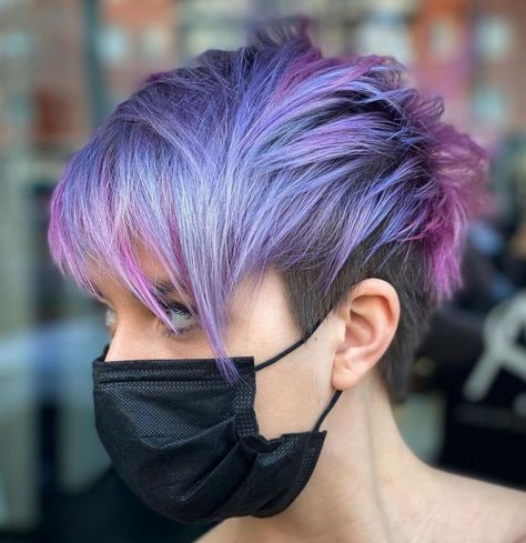 20 Hair Color Ideas for Short Hair to Refresh Your Style Short Hairdo, Pixie Hair Color, Cool Blonde Hair Colour, Short Hair Color Ideas, Natural Dark Hair, Yellow Hair Color, Lavender Hair Colors, Purple Pixie, Bob Hair Color