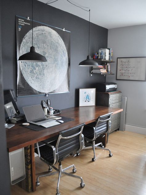 35+ Masculine Home Office Ideas & Inspirations | Man of Many Small Home Office Ideas For Men, Masculine Home Office Ideas, Masculine Home Office, Masculine Interior Design, Masculine Room, Interior Kantor, Masculine Interior, Small Home Office, Office Workspace