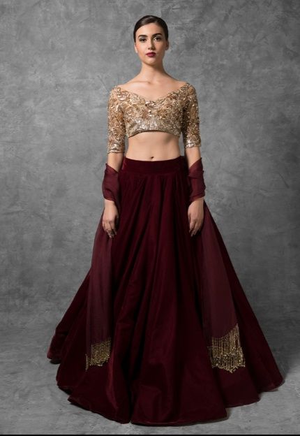 Manish Malhotra Lehenga & it's Prices - Ultimate Guide Manish Malhotra Bridal Lehenga, Manish Malhotra Bridal, Maroon Lehenga, Indian Outfits Lehenga, Lehnga Dress, Bridal Lehenga Collection, Designer Bridal Lehenga, Lehenga Style, Indian Bridal Dress