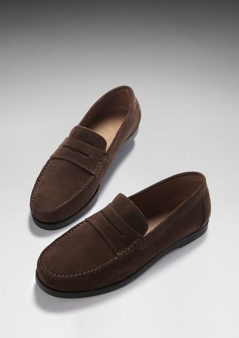 does not cover roots ! Suede Loafers Men Outfit, Brown Loafers Men, Moccasins Outfit, Loafers With Tassels, Best Loafers, Moccasins Mens, Shoe Sole, Brown Loafers, Mens Boots Fashion