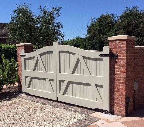 White double gates with diamond details Front Drive Gates, Double Gates Driveway, Cottage Gates Driveway, White Gates Entrance, Cottage Driveway Gate, Front Gates Entrance, Drive Way Gates, Double Wooden Gates, Wooden Electric Gates