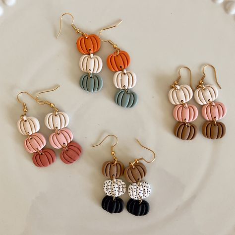 pumpkin polymer clay earrings. Light weight. hooks are 18K gold plated, nickel free. Polymer Clay Pumpkin Earrings Diy, Clay Clip On Earrings, Fall Polymer Clay Jewelry Ideas, Thanksgiving Earrings Clay, Clay Earrings Beginner, Fall Inspired Clay Earrings, Fall Earring Ideas, Polymer Clay Earrings Beginners, Diy Fall Jewelry