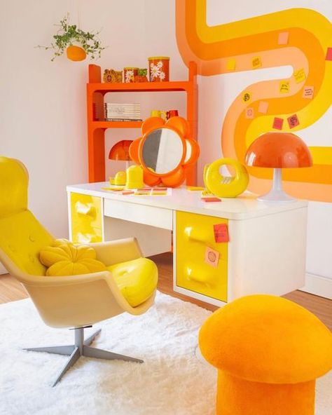 Groovy Bedroom, Groovy Interiors, Orange Bedroom Ideas, 70s Room, Groovy Room, 70’s Decor, 70s House, Orange Rooms, 70s Interior