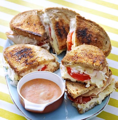 Grilled Turkey Reuben Sandwiches Turkey Reuben, Reuben Recipe, Reuben Sandwich Recipe, Barbecue Ideas, Reuben Sandwiches, Cookout Recipes, Turkey Sandwiches Recipes, Recipes Grilling, Dinner Quick