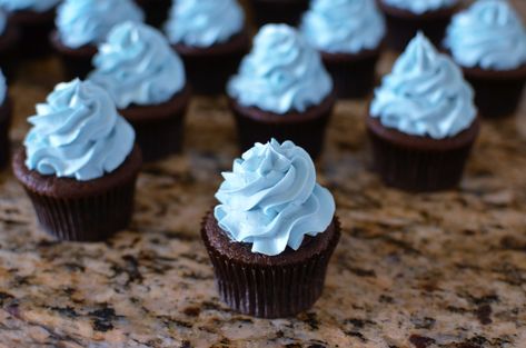 Chocolate Baby Shower Cupcakes — ButterYum — a tasty little food blog Blue Baby Shower Cupcakes, Professional Cupcakes, Baby Shower Cupcakes For Boy, Baby Boy Cupcakes, Italian Meringue Buttercream, Baby Shower Chocolate, Idee Babyshower, Cupcakes For Boys, Diy Cupcake