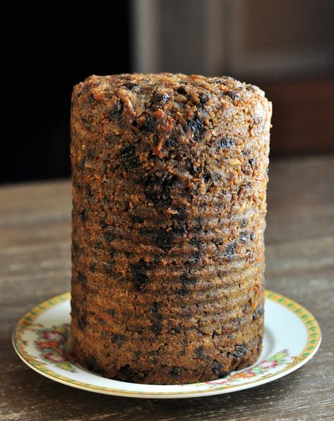 Fig Pudding Recipe, Newfoundland Recipes Traditional, Canadian Christmas Food, Rock Recipes Newfoundland, Christmas Pudding Sauce, Gifting Bread, Steam Pudding, Traditional Christmas Pudding Recipe, Holiday Pudding