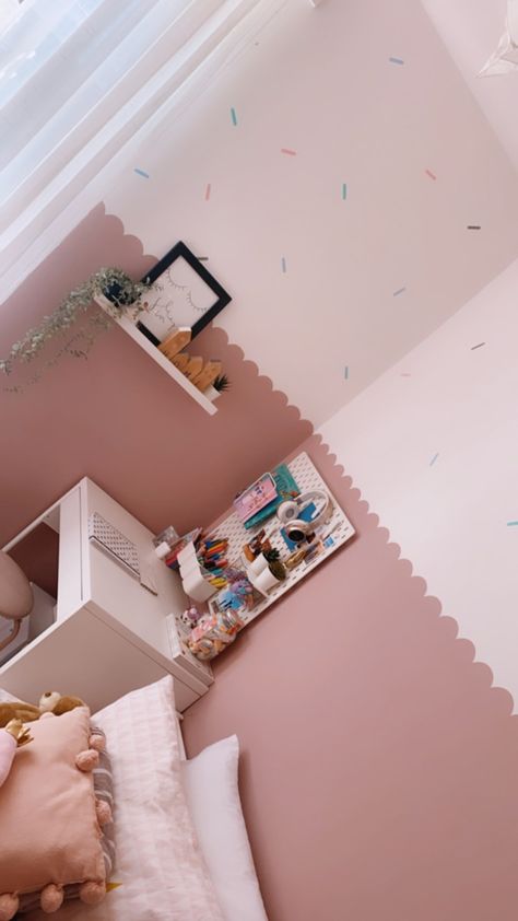 Sprinkles Wall Decal, Ice Cream Theme Room, Chair Rail And Wallpaper Nursery, Pink And Cream Girls Bedroom, Sprinkle Bedroom Ideas, Scallop Pink Wall, Scalloped Pink Wall, Girls Scalloped Bedroom, Sprinkles Bedroom