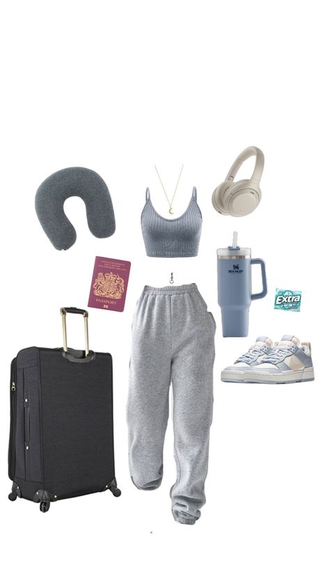 Airport fit! ✈️ #airportoutfitideas #airportoutfit #airport #fitinspo #ootd #cleangirl #cleangirlaesthetic #aesthetic #plane Outfit Ideas Teen, Airport Essentials, Aesthetic Plane, Airport Outfit Ideas, Airport Fit, Air Port Outfit, Airport Tips, Airport Fits, Airport Outfit