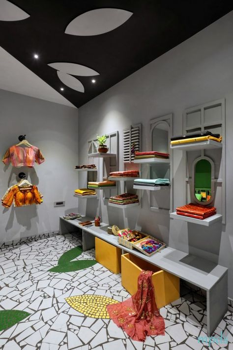 Small Boutique Interior Design Indian, Boutique Interior Design Indian, Small Boutique Interior Design Ideas, Small Boutique Interior Design, Small Boutique Interior, Botique Interiors, Interior Design Indian, Design Studio Workspace, Fashion Designer Studio