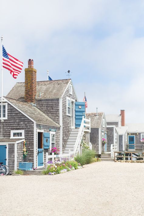 Nantucket Aesthetic, Nantucket Style Homes, Nantucket Cottage, Nantucket Summer, England Coast, Nantucket Wedding, Nantucket Style, House Garage, Simply Life