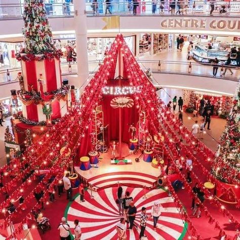 10 Best Christmas Decorations In KL Shopping Mall 2018 - KL Foodie Mall Christmas Decorations, Mall Christmas, Best Christmas Decorations, Xmas Shopping, Mall Decor, Christmas Carnival, Fun Christmas Decorations, Winter Wonderland Christmas, Christmas Events