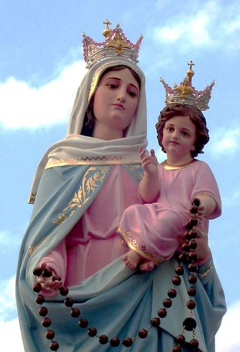 Our Lady of the Rosary of San Nicolás, Argentina – 25 September:An ordinary housewife, a mother and grandmother who had no formal education and no knowledge of the Bible or theology claimed that she was visited by the Blessed Mother daily for a period of over 6 years. She reportedly additionally received 68 messages from Jesus Our Lady Of Rosary, Mary Jesus Mother, Our Lady Of The Rosary, Lady Of The Rosary, مريم العذراء, Jesus Mother, The Transfiguration, San Nicolas, Christ The King