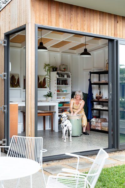 Best 60+ Modern Shed & Studio Design Photos And Ideas - Dwell Modern Sheds, Apartment Backyard, Backyard Art Studio, Shed Studio, Studio Layout, Modern Shed, Studio Shed, Art Studio Room, Art Studio Design