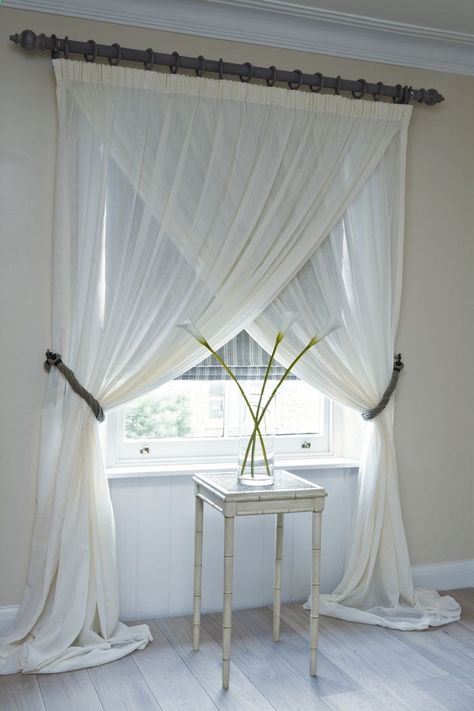 1930215340038551662133 Crossover sheer curtains   Love this look! Perfect Curtains, Valance Ideas, Unique Window, Hemma Diy, Diy Casa, घर की सजावट, Window Valance, Cool Ideas, Hanging Curtains