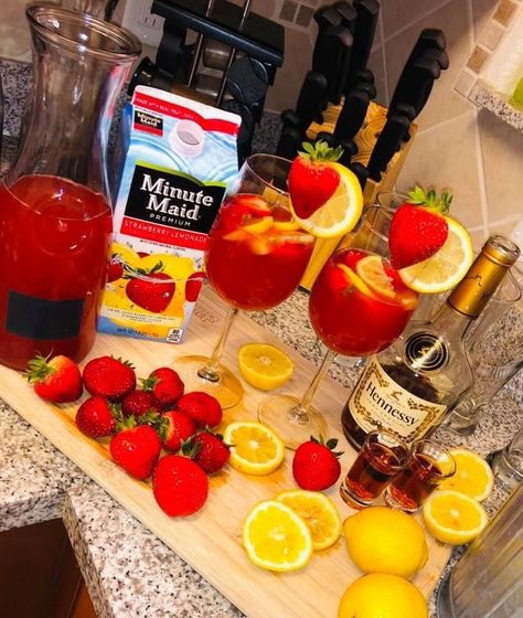 🎀Pinterest @Yung_tiff🎀 | Yummy alcoholic drinks, Food drinks dessert, Mixed drinks recipes Mixed Drinks Alcoholic Dark Liquor, Easy Mixed Drinks Alcohol Parties, Drink Ideas For Party, Fun Alcoholic Drinks For A Party, Candy Alcohol Drinks, Patron Drinks, Drinking Recipes, Fruity Drink Recipes, Bomb Drinks