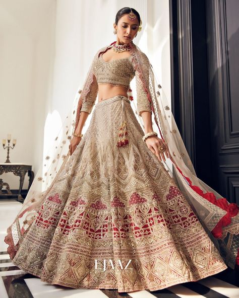 White And Red Lehenga, White Indian Wedding Dress, Ejaaz Couture, White Bridal Lehenga, Lehenga White, Red Wedding Lehenga, Dupatta Bridal, Wedding Lengha, Latest Bridal Lehenga Designs