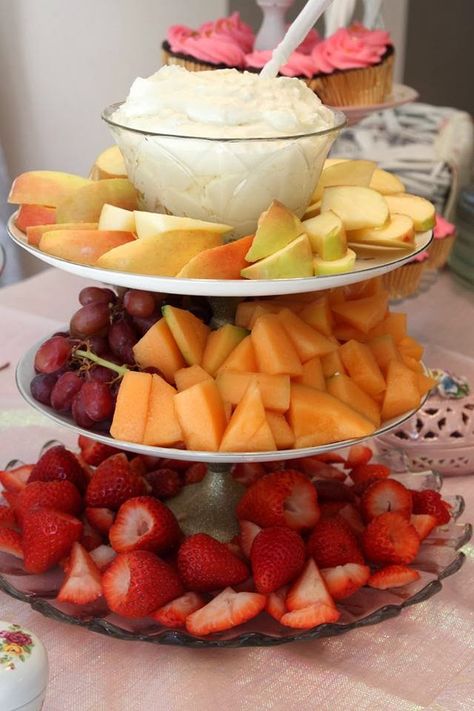 How to Make a Food Tray DIY Tea Party Ideas, High Tea Party, Tea Party Food, Tea Party Bridal Shower, Afternoon Tea Parties, Fruit Dip, Shower Food, Tea Sandwiches, Snacks Für Party