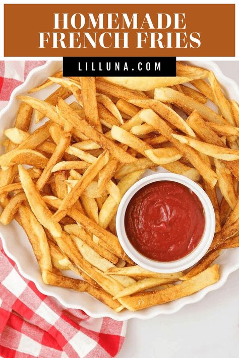 The effort is worth it for these perfect fast-food-style homemade French fries. They are crispy, salty perfection!! #homemadefrenchfries #frenchfries #homemadefries #fries Creamy Pasta Bake, Homemade Fries, Making French Fries, French Fries Recipe, Homemade French Fries, Corn Dishes, Fries Recipe, Food Style, Vegan Kitchen