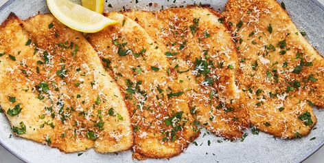 Garlic Parmesan Baked Flounder Recipe Flounder Recipes, Fish Recipes Healthy, Pescatarian Recipes, Fish Dinner, Idee Pasto Sano, Garlic Parmesan, Fish Dishes, Seafood Dishes, Snack Ideas