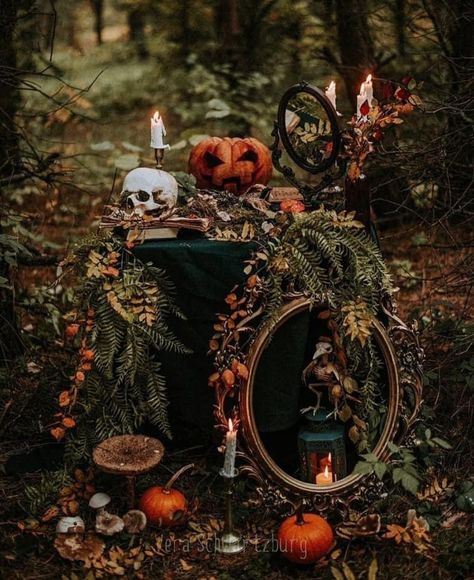 Spooky Western, Dark Romantic Wedding, Gothic Wedding Theme, Witch Wedding, Dark Wedding Theme, Forest Theme Wedding, Halloween Themed Wedding, Forest Party, Samhain Halloween