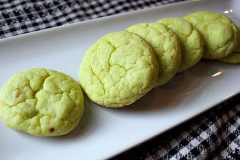 Pudding Mix Cookies, Pistachio Pudding Cookies, Jello Cookies, Pudding Cookies Recipes, Pistachio Dessert, Pistachio Recipes, Pistachio Cookies, Pistachio Pudding, Cake Mix Cookie Recipes