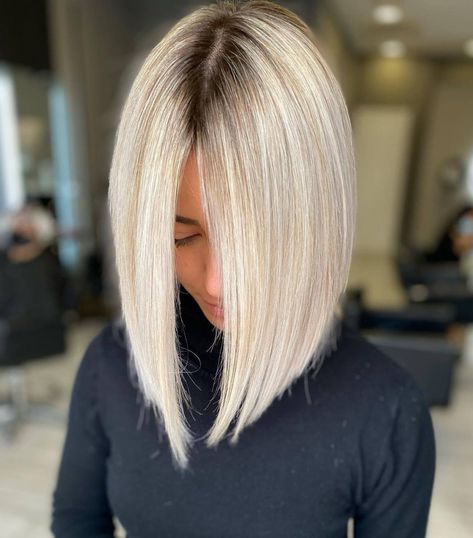 Long Platinum Blonde Bob with Shadow Roots Stacked Long Bob Haircut, Stacked Long Bob, Straight Wavy Hairstyles, Dirty Blonde Bob, Blonde Angled Bob, Angled Haircut, Haircut Ideas Trendy, Short Platinum Blonde Hair, Shadow Roots