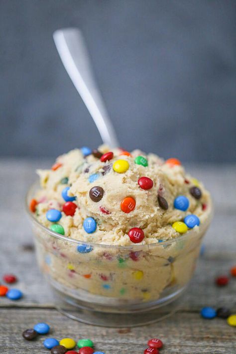 Cookie Dough Desserts, Edible Cookie Dough Recipe, Mothers Day Desserts, Cookie Dough Dip, Healthy Dessert Recipes Easy, M M Cookies, Cookie Dough Recipes, Edible Cookies, Edible Cookie Dough