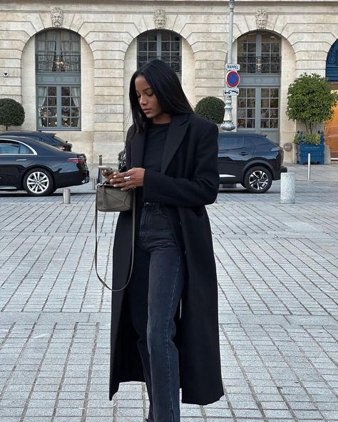 Autumn Outfits Elegant Classy, Fall Aesthetic Outfit Black Women, Long Coat Outfit Classy, Modest Fashion Black Women, Black Slacks Outfit, Coats Outfits, Church Outfit Fall, Black Coat Outfit, Inverted Triangle Outfits