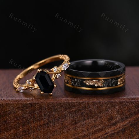 Here we have a PCS Black Onyx Couples Ring Set Yellow Gold Matching Promise Ring His and Hers Wedding Band Mens Meteorite Gold Leaf Ring Natural Black Gem. Moss Agate Ring Set: www.etsy.com/listing/1735933236/vintage-moss-agate-couples-ring-yellow?click_key=20bb454fd03f538422e2ed49dd8afbb93ded48d5%3A1735933236&click_sum=9692b694&ref=shop_home_active_6&pro=1&frs=1 ITEM DESCRIPTION ✦ Handmade, high-quality item! ✦ Material: Sterling Silver/Tungsten ►Sold as a two-piece set ►His ring is Yellow Gold Wedding Rings Sets His And Hers Black, Couples Ring Gold, Matching Promise Rings Gold, Woman Ring Design, Wedding Rings Sets His And Hers Gold Couple, Unique Wedding Rings For Him, Yellow Gold Onyx Ring, Black Wedding Rings Sets Couple, Black And Gold Wedding Rings