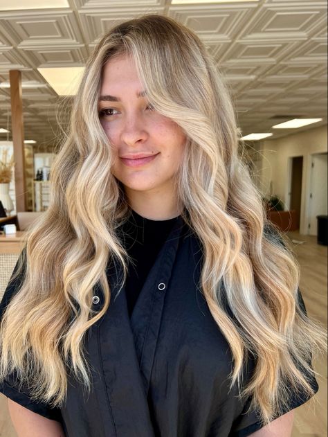 Blonde Highlights Root Melt, Root Melt Money Piece, Blonde Root Melt With Money Piece, Blonde Balayage Root Melt, Blended Money Piece Hair, Blonde Balayage Money Piece, Blonde Balayage With Money Piece, Balayage Root Melt, Root Melt Blonde