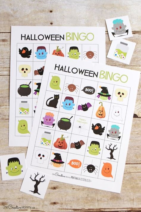 Free printable Halloween Bingo cards | Fun family Halloween activity! {OneCreativeMommy.com} Halloween Bingo Free, Høstaktiviteter For Barn, Halloween Bingo Game, Halloween Bingo Cards, Imprimibles Halloween, Fun Halloween Party Games, Halloween Class Party, Halloween Infantil, School Halloween Party